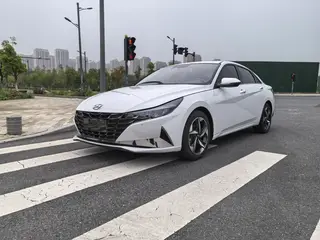 Hyundai Elantra 2021 1.5L CVT LUX Premium Edition
