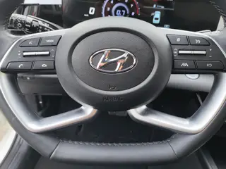 Hyundai Elantra 2021 1.5L CVT LUX Premium Edition exterior photo 7 Hyundai Elantra 2021 1.5L CVT LUX Premium Edition exterior photo 7