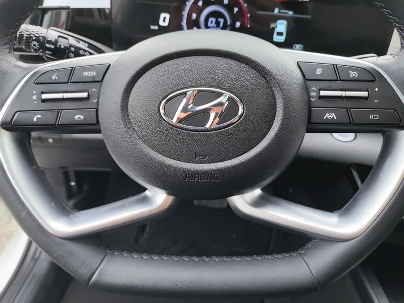 Hyundai Elantra 2021 1.5L CVT LUX Premium Edition exterior photo 7 Hyundai Elantra 2021 1.5L CVT LUX Premium Edition exterior photo 7