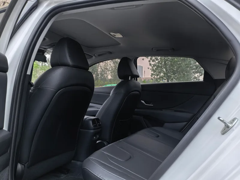 Hyundai Elantra 2021 1.5L CVT LUX Premium Edition interior photo 12 Hyundai Elantra 2021 1.5L CVT LUX Premium Edition interior photo 12