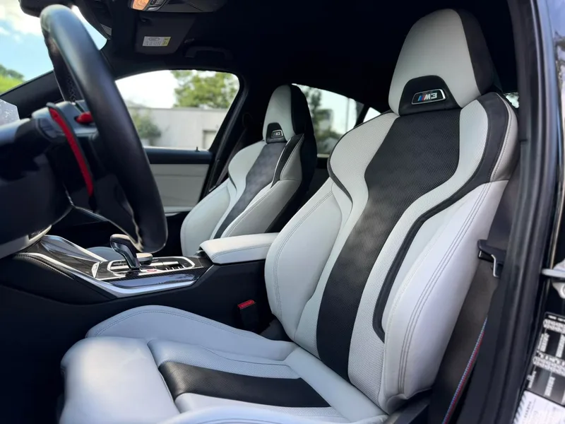 BMW M3 2023 M3 four-door sedan Thunder Edition interior photo 13 BMW M3 2023 M3 four-door sedan Thunder Edition interior photo 13