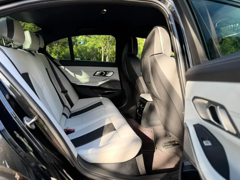 BMW M3 2023 M3 four-door sedan Thunder Edition interior photo 17 BMW M3 2023 M3 four-door sedan Thunder Edition interior photo 17