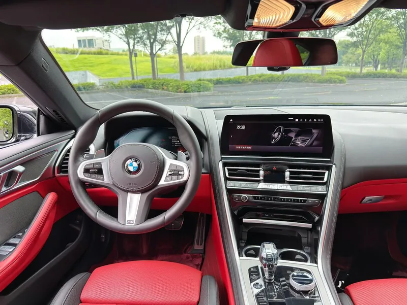 BMW 8 Series 2022 840i Coupé de cuatro puertas M Conjunto deportivo interior foto 13 BMW 8 Series 2022 840i Coupé de cuatro puertas M Conjunto deportivo interior foto 13