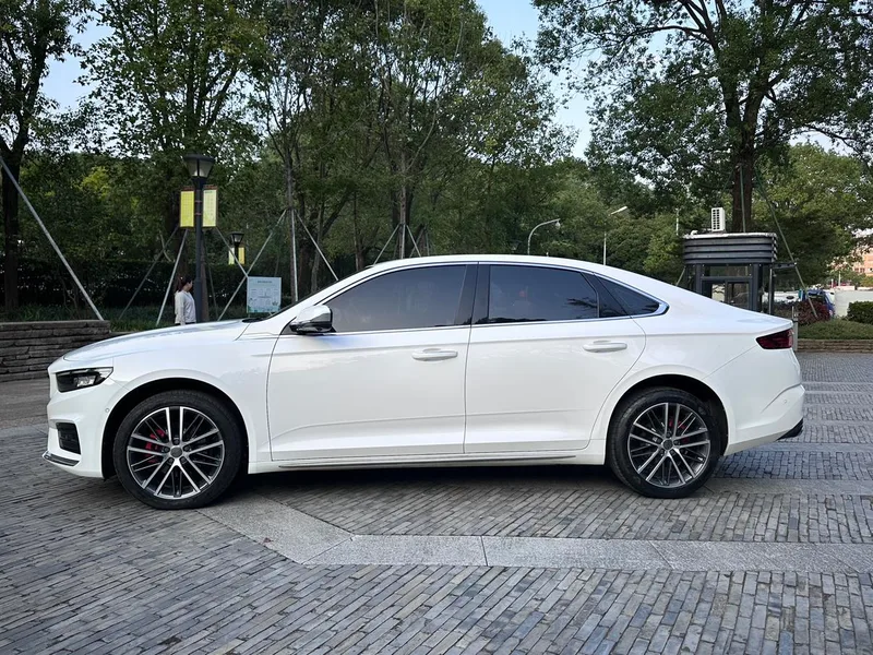 Geely Preface 2021 2.0T Премиальная комплектация экстерьер фото 3