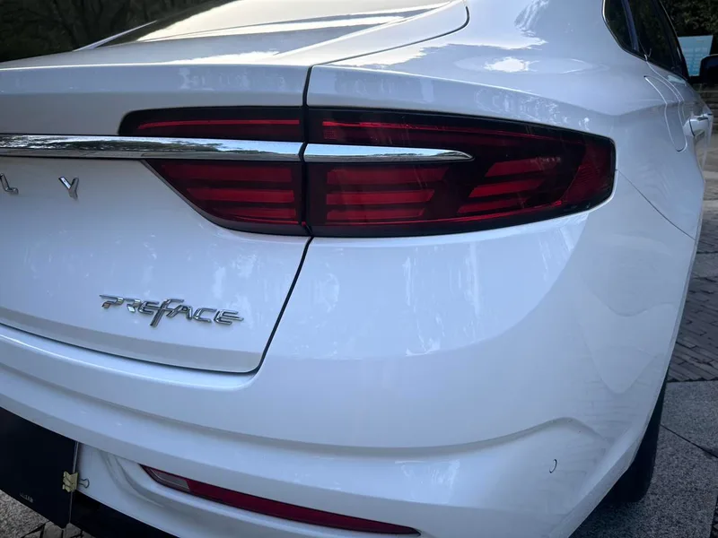 Geely Preface 2021 2.0T Премиальная комплектация интерьер фото 20