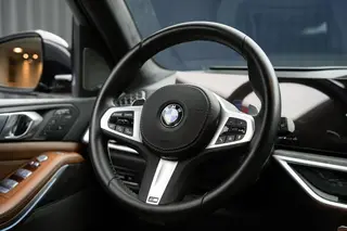 BMW X7 2024 xDrive40i Premium Class M Sports suit 6 seat interior photo 12 BMW X7 2024 xDrive40i Premium Class M Sports suit 6 seat interior photo 12