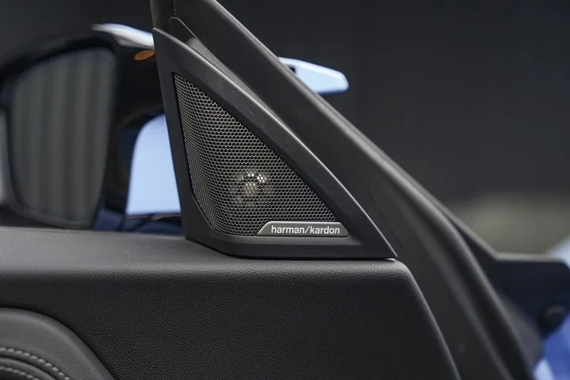 BMW M2 2024 M2 Coupe interior photo 16 BMW M2 2024 M2 Coupe interior photo 16