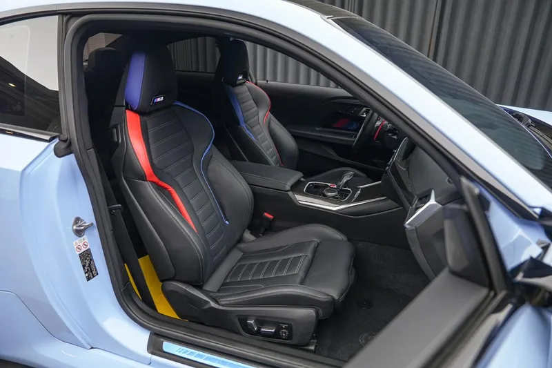 BMW M2 2024 M2 Coupe interior photo 20 BMW M2 2024 M2 Coupe interior photo 20