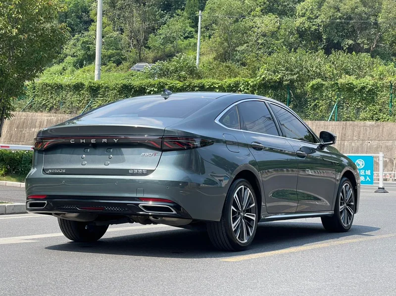 Chery Arrizo 8 PRO 2025 1.6T DCT Luxury type+ interior photo 9 Chery Arrizo 8 PRO 2025 1.6T DCT Luxury type+ interior photo 9