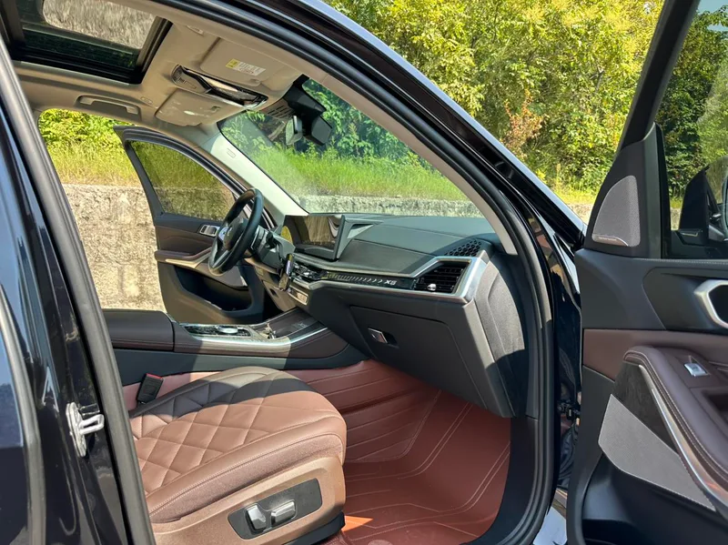 BMW X5 2023 xDrive30Li Type de luxe M Set de nuit de sport extérieur photo 10 BMW X5 2023 xDrive30Li Type de luxe M Set de nuit de sport extérieur photo 10