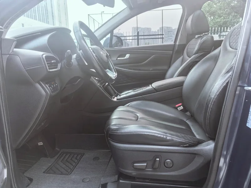 Hyundai Santa Fe 2019 380 TGDi TOP Buque insignia de tracción automática en las cuatro ruedas (HTRAC) País V exterior foto 8 Hyundai Santa Fe 2019 380 TGDi TOP Buque insignia de tracción automática en las cuatro ruedas (HTRAC) País V exterior foto 8