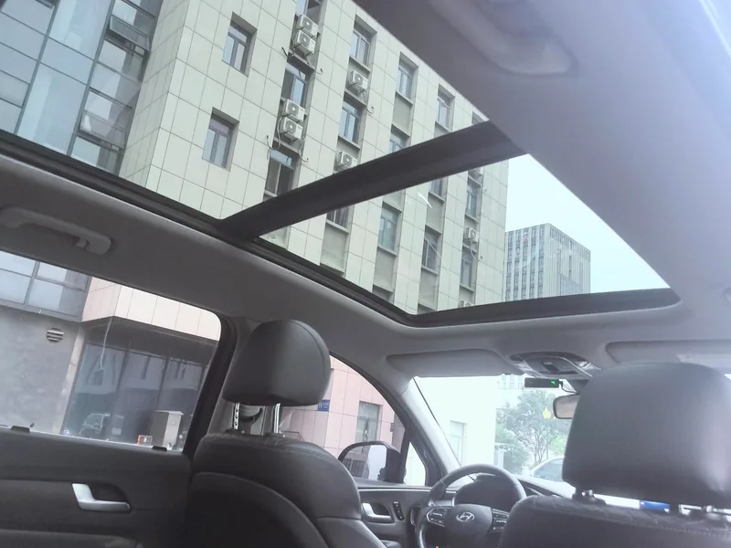 Hyundai Santa Fe 2019 380 TGDi TOP Buque insignia de tracción automática en las cuatro ruedas (HTRAC) País V interior foto 13 Hyundai Santa Fe 2019 380 TGDi TOP Buque insignia de tracción automática en las cuatro ruedas (HTRAC) País V interior foto 13