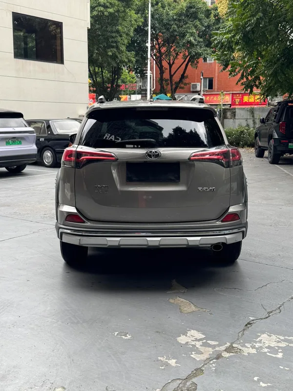 Toyota RAV4 2019 2.0L CVT Two-drive fashion X Limited edition Country VI exterior photo 5 Toyota RAV4 2019 2.0L CVT Two-drive fashion X Limited edition Country VI exterior photo 5