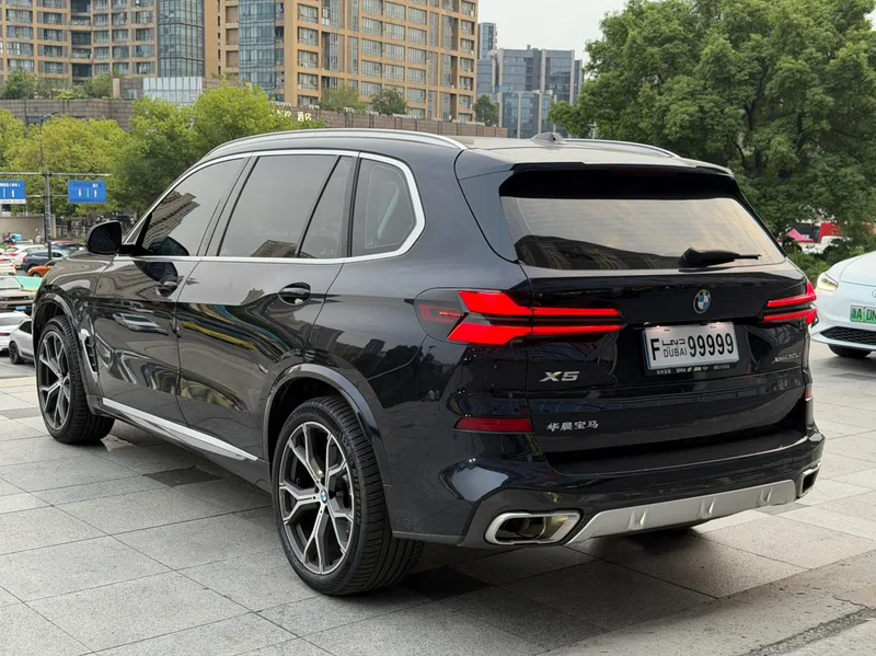BMW X5 2023 xDrive30Li Tipo de lujo M Conjunto deportivo exterior foto 6 BMW X5 2023 xDrive30Li Tipo de lujo M Conjunto deportivo exterior foto 6