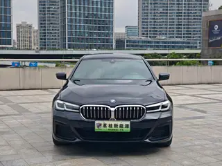 BMW 5 Series 2022 Segundo cambio 535Le M Conjunto deportivo exterior foto 2 BMW 5 Series 2022 Segundo cambio 535Le M Conjunto deportivo exterior foto 2