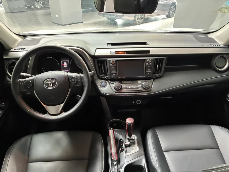 Toyota RAV4 2016 2.0L CVT Versión Zhishang con tracción en dos ruedas exterior foto 6 Toyota RAV4 2016 2.0L CVT Versión Zhishang con tracción en dos ruedas exterior foto 6