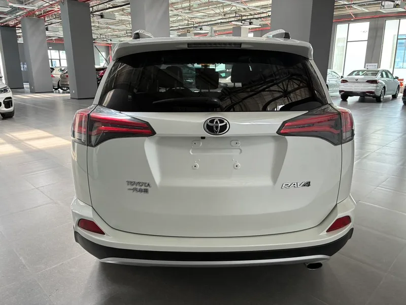 Toyota RAV4 2016 2.0L CVT Versión Zhishang con tracción en dos ruedas exterior foto 7 Toyota RAV4 2016 2.0L CVT Versión Zhishang con tracción en dos ruedas exterior foto 7