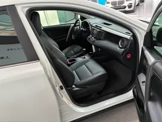 Toyota RAV4 2016 2.0L CVT Versión Zhishang con tracción en dos ruedas interior foto 9 Toyota RAV4 2016 2.0L CVT Versión Zhishang con tracción en dos ruedas interior foto 9