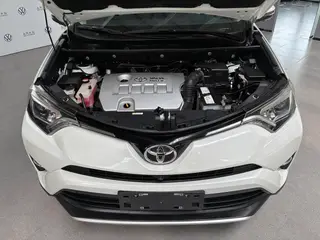 Toyota RAV4 2016 2.0L CVT Versión Zhishang con tracción en dos ruedas interior foto 14 Toyota RAV4 2016 2.0L CVT Versión Zhishang con tracción en dos ruedas interior foto 14