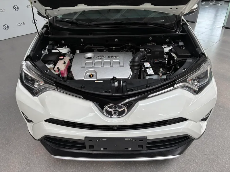 Toyota RAV4 2016 2.0L CVT Versión Zhishang con tracción en dos ruedas interior foto 14 Toyota RAV4 2016 2.0L CVT Versión Zhishang con tracción en dos ruedas interior foto 14