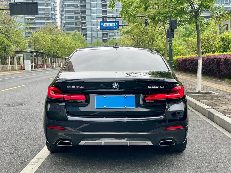 BMW 5 Series 2022 Second change 525Li M Sports suit exterior photo 6 BMW 5 Series 2022 Second change 525Li M Sports suit exterior photo 6
