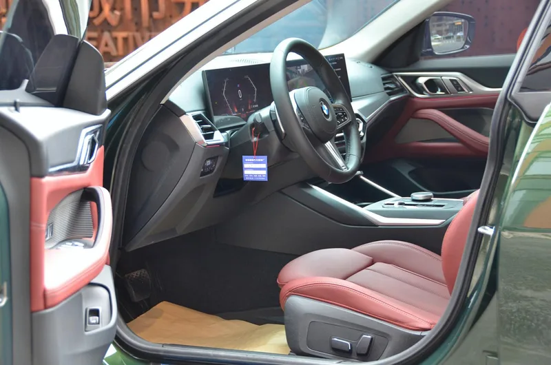 BMW 4 Series 2023 425i Gran Coupe M Ensemble de sport intérieur photo 11 BMW 4 Series 2023 425i Gran Coupe M Ensemble de sport intérieur photo 11