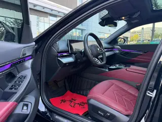 BMW 5 Series 2024 530Li Leading Type M Sports suit interior photo 10 BMW 5 Series 2024 530Li Leading Type M Sports suit interior photo 10
