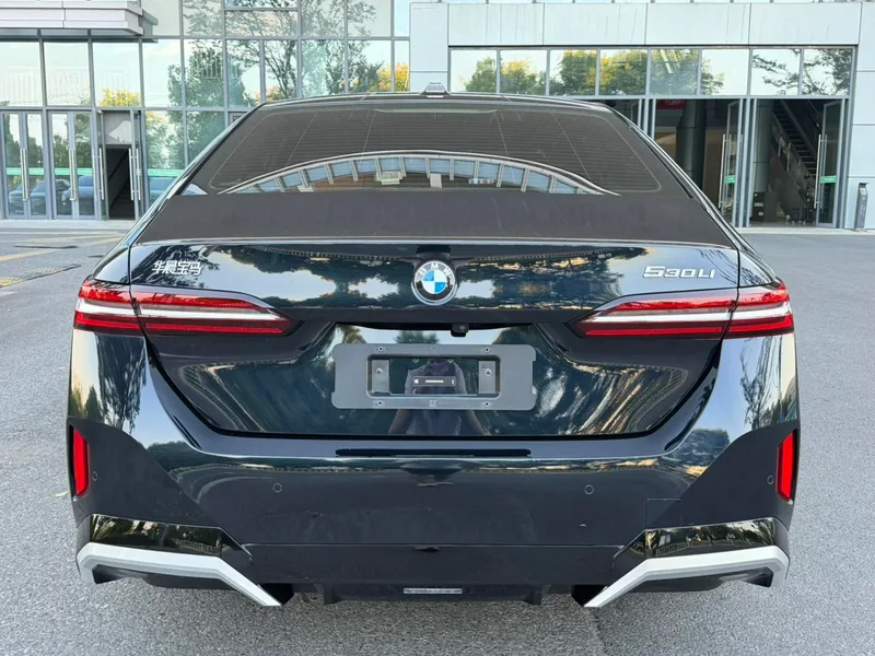 BMW 5 Series 2024 530Li Leading Type M Sports suit interior photo 17 BMW 5 Series 2024 530Li Leading Type M Sports suit interior photo 17