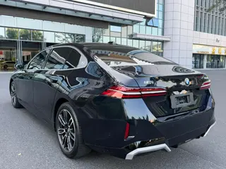 BMW 5 Series 2024 530Li Leading Type M Sports suit interior photo 18 BMW 5 Series 2024 530Li Leading Type M Sports suit interior photo 18