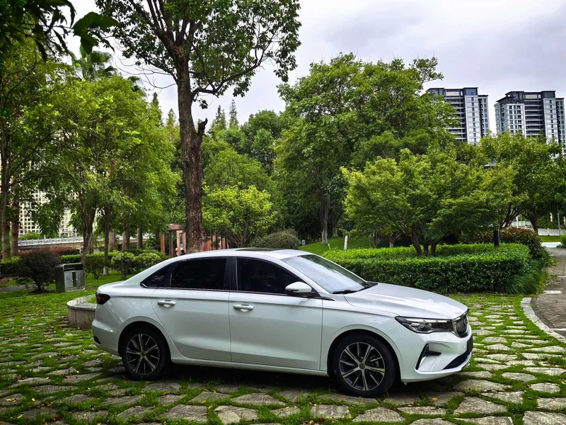 Geely Emgrand 2022 4th Gen 1.5L CVT Flagship exterior photo 3 Geely Emgrand 2022 4th Gen 1.5L CVT Flagship exterior photo 3