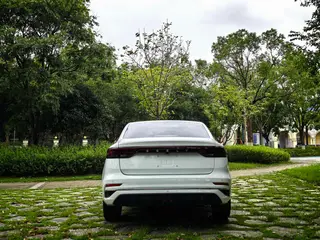 Geely Emgrand 2022 4th Gen 1.5L CVT Flagship exterior photo 4 Geely Emgrand 2022 4th Gen 1.5L CVT Flagship exterior photo 4