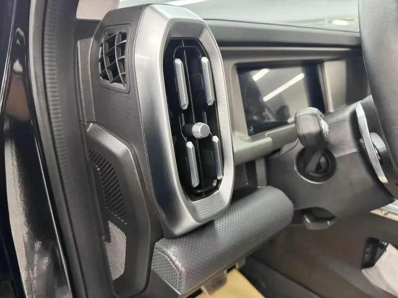 Jetour T2 2023 2.0TD Four-wheel drive Conquer interior photo 13 Jetour T2 2023 2.0TD Four-wheel drive Conquer interior photo 13