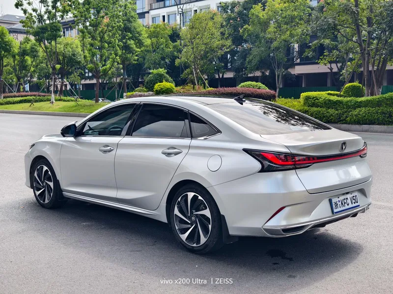 Changan Raeton Plus 2023 1.5T DCT Pilot type interior photo 9 Changan Raeton Plus 2023 1.5T DCT Pilot type interior photo 9