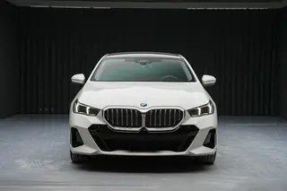 BMW 5 Series 2024 525i M Sports suit exterior photo 2 BMW 5 Series 2024 525i M Sports suit exterior photo 2