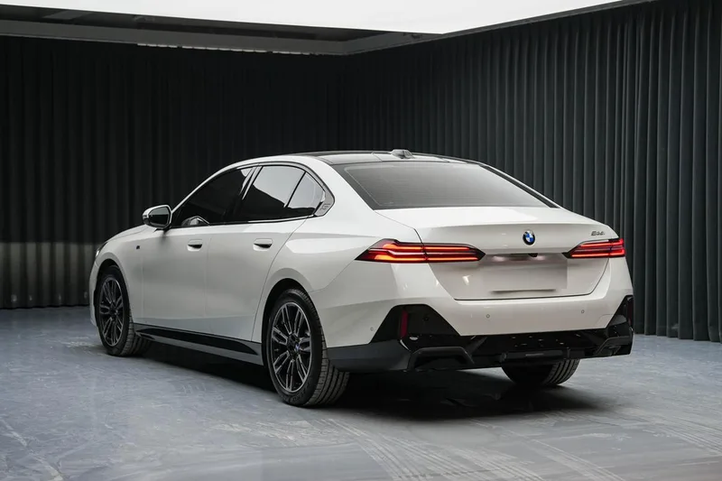 BMW 5 Series 2024 525i M Sports suit exterior photo 6 BMW 5 Series 2024 525i M Sports suit exterior photo 6