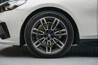 BMW 5 Series 2024 525i M Sports suit exterior photo 7 BMW 5 Series 2024 525i M Sports suit exterior photo 7