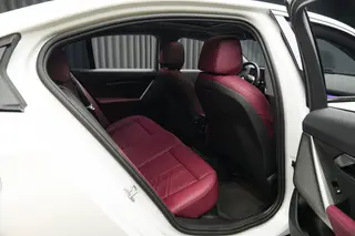 BMW 5 Series 2024 525i M Sports suit interior photo 20 BMW 5 Series 2024 525i M Sports suit interior photo 20