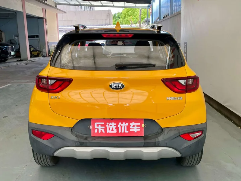 Kia Stonic 2019 1.4L Auto Fun Edition Country VI exterior photo 4 Kia Stonic 2019 1.4L Auto Fun Edition Country VI exterior photo 4