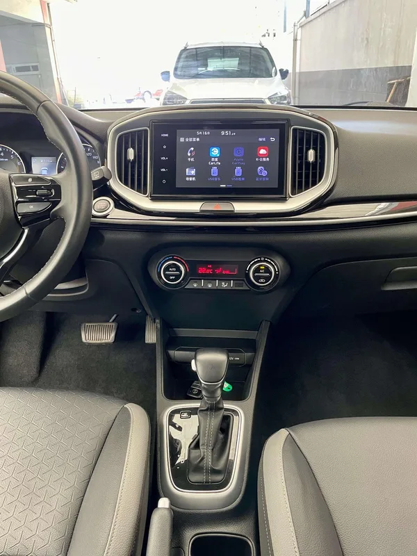 Kia Stonic 2019 1.4L Auto Fun Edition Country VI exterior photo 8 Kia Stonic 2019 1.4L Auto Fun Edition Country VI exterior photo 8
