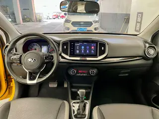 Kia Stonic 2019 1.4L Auto Fun Edition Country VI exterior photo 9 Kia Stonic 2019 1.4L Auto Fun Edition Country VI exterior photo 9