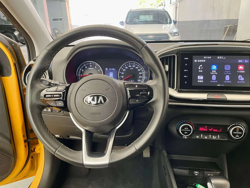 Kia Stonic 2019 1.4L Auto Fun Edition Country VI interior photo 14 Kia Stonic 2019 1.4L Auto Fun Edition Country VI interior photo 14