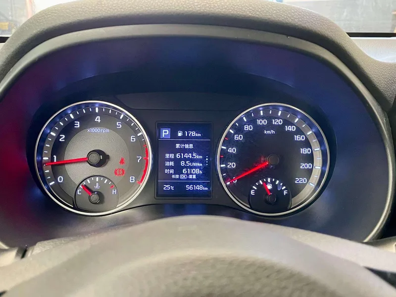 Kia Stonic 2019 1.4L Auto Fun Edition Country VI interior photo 15 Kia Stonic 2019 1.4L Auto Fun Edition Country VI interior photo 15