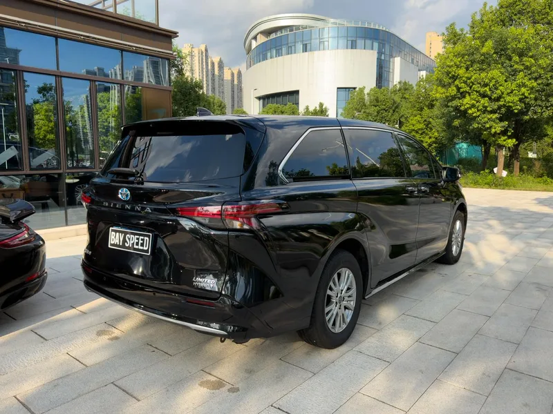 Toyota Sienna 2021 2.5L Hybrid Luxury Edition interior photo 9 Toyota Sienna 2021 2.5L Hybrid Luxury Edition interior photo 9
