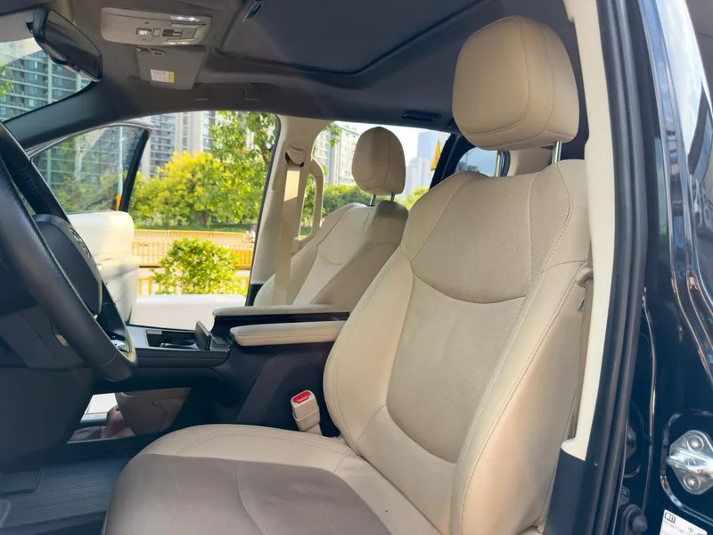 Toyota Sienna 2021 2.5L Hybrid Luxury Edition interior photo 12 Toyota Sienna 2021 2.5L Hybrid Luxury Edition interior photo 12