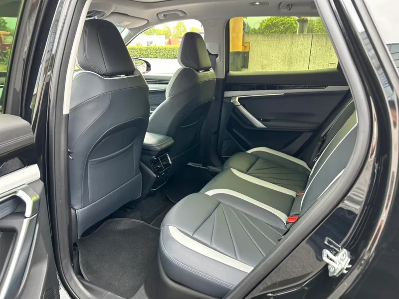 Geely Boyue L 2023 1.5TD DCT Версия славы интерьер фото 16