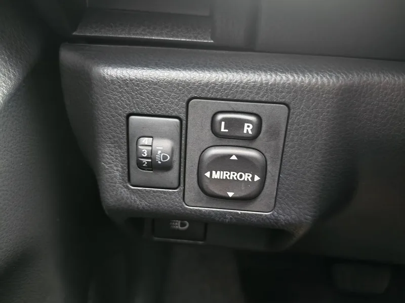 Toyota Yaris L 2020 1.5L CVT Leading Edition interior photo 14 Toyota Yaris L 2020 1.5L CVT Leading Edition interior photo 14