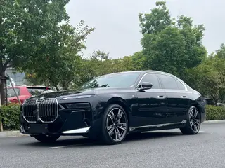 BMW 7 Series 2023 740Li Leading Type M Sports suit exterior photo 1 BMW 7 Series 2023 740Li Leading Type M Sports suit exterior photo 1