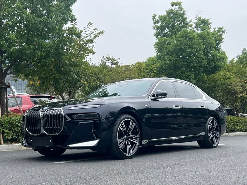 BMW 7 Series 2023 740Li Leading Type M Sports suit exterior photo 1 BMW 7 Series 2023 740Li Leading Type M Sports suit exterior photo 1
