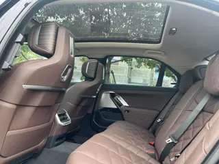 BMW 7 Series 2023 740Li Leading Type M Sports suit interior photo 6 BMW 7 Series 2023 740Li Leading Type M Sports suit interior photo 6