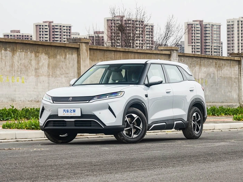 BYD Yuan UP 2025 Smart Driving Version 401KM Leading Type exterior photo 1 BYD Yuan UP 2025 Smart Driving Version 401KM Leading Type exterior photo 1